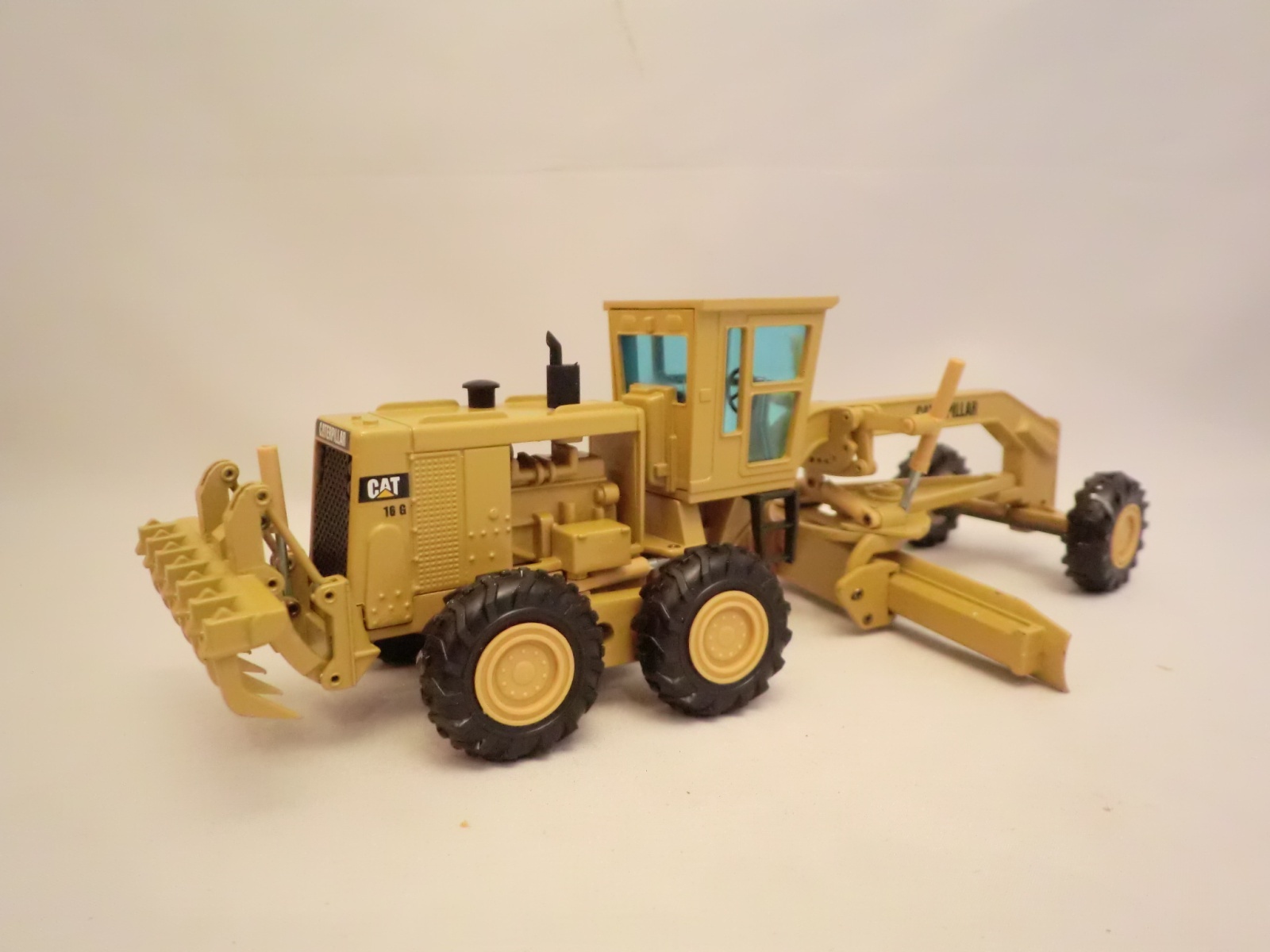 画像: NZG No.387 CAT 16G Motor Grader