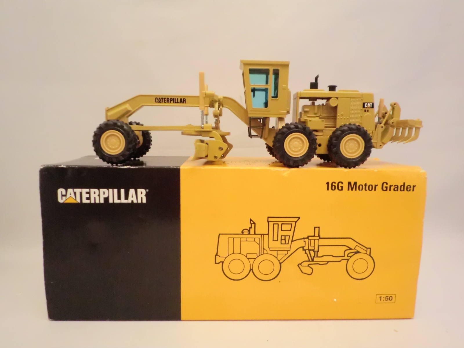 画像: NZG No.387 CAT 16G Motor Grader